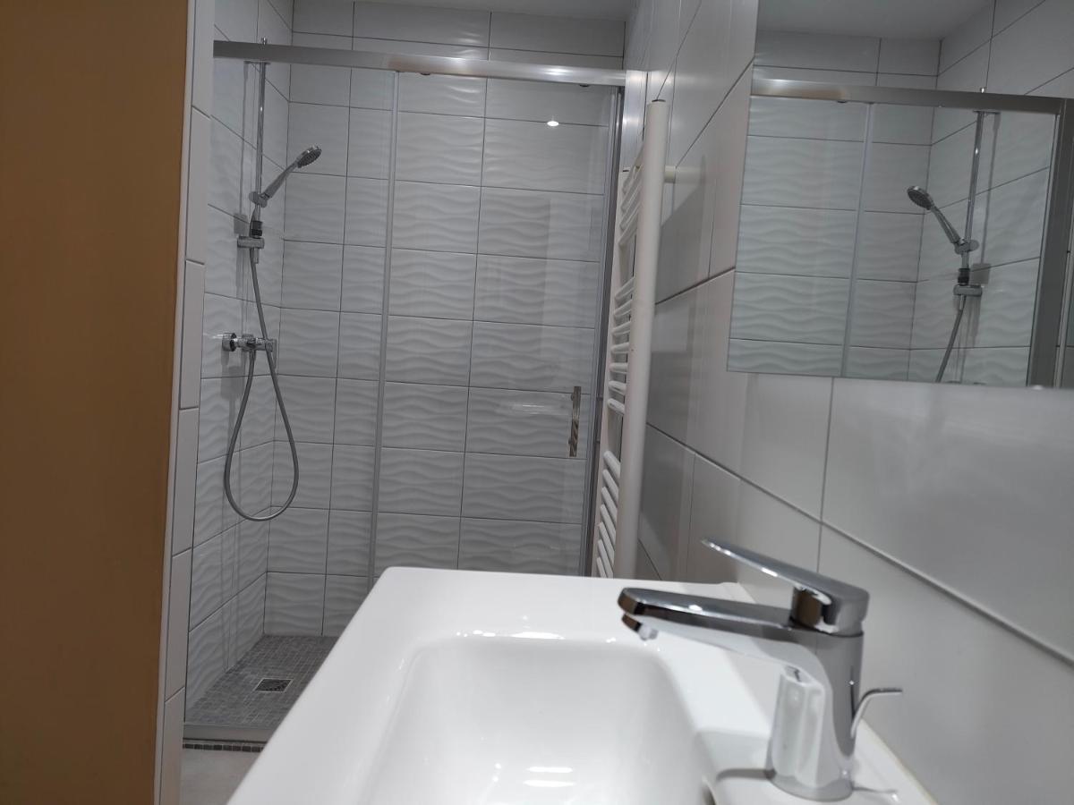 Gite Beau Soleil Hostel โกเตอเรต์ ภายนอก รูปภาพ